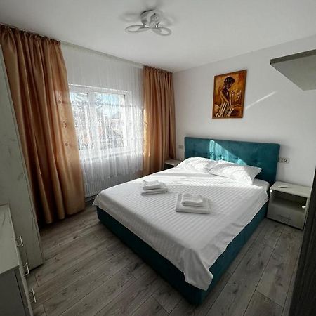 Cozy Urban Accommodation In Beautiful Suceava Extérieur photo